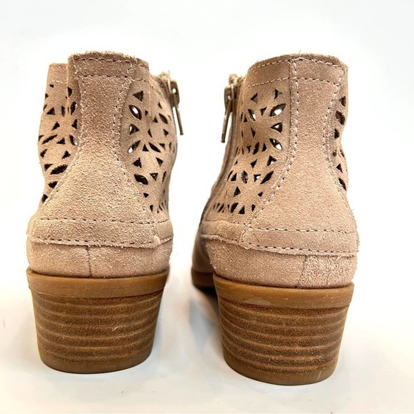 Baretraps Garin Ankle Boot Bootie Tan Suede Leather,  Size 6.5 - Picture 8 of 9